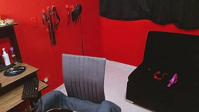 Emily Slave28 online show from 02/25/26, 05:55