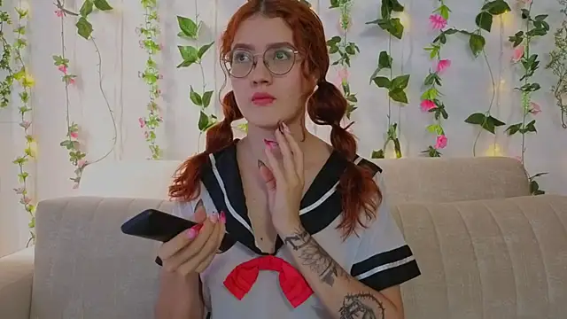 Snapshot of MiaWinxxx chatting on 09/10/25, 08:09 MiaWinxxx online show from 09/10/25, 08:09