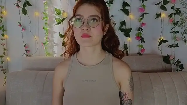 Snapshot of MiaWinxxx chatting on 09/15/25, 09:15 MiaWinxxx online show from 09/15/25, 09:15