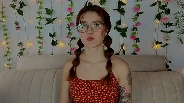 Snapshot of MiaWinxxx chatting on 09/24/25, 08:45 MiaWinxxx online show from 09/24/25, 08:45