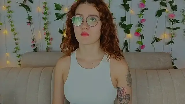 Snapshot of MiaWinxxx chatting on 09/28/25, 12:27 MiaWinxxx online show from 09/28/25, 12:27