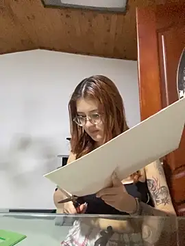 Snapshot of MiaWinxxx chatting on 10/15/25, 10:43 MiaWinxxx online show from 10/15/25, 10:43