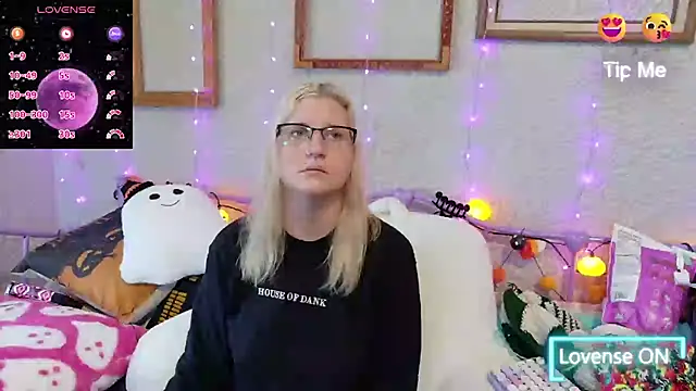 samanthamalichite online show from 10/20/25, 01:44