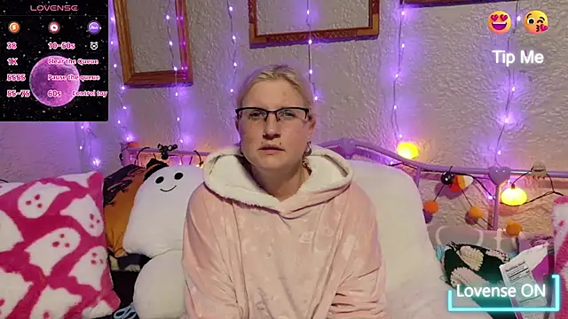 samanthamalichite online show from 10/23/25, 11:14