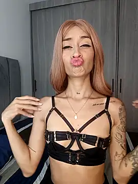 Snapshot of SunshineLizzy chatting on 03/21/26, 05:56 SunshineLizzy online show from 03/21/26, 05:56