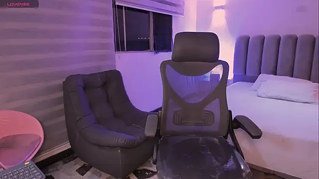 SkyThompson online show from 10/24/25, 04:53