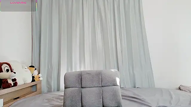 Snapshot of Anne_Anne_chan chatting on 09/27/25, 06:29 Anne Anne chan online show from 09/27/25, 06:29