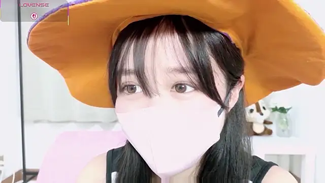 Snapshot of Anne_Anne_chan chatting on 10/31/25, 11:55 Anne Anne chan online show from 10/31/25, 11:55