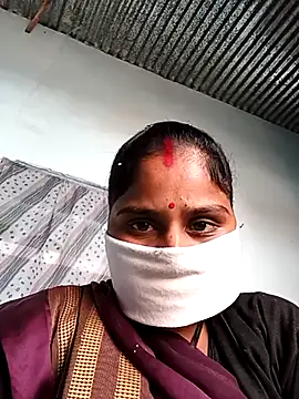 Sheema tyagi online show from 11/24/25, 08:36