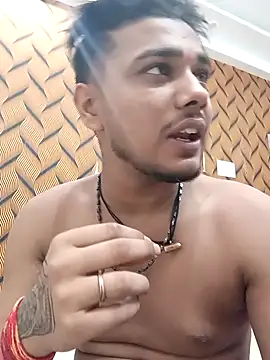 Snapshot of romantic_couple1 chatting on 10/02/25, 03:13 romantic couple1 online show from 10/02/25, 03:13