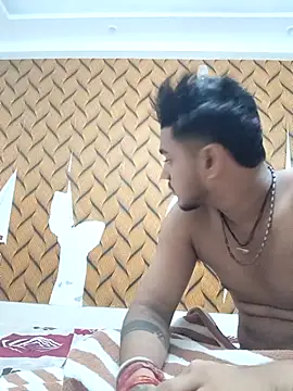 Snapshot of romantic_couple1 chatting on 10/03/25, 05:26 romantic couple1 online show from 10/03/25, 05:26