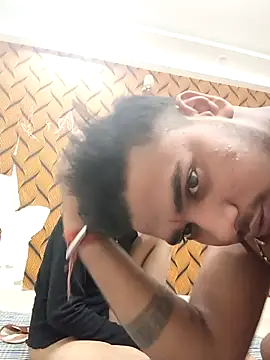 Snapshot of romantic_couple1 chatting on 10/10/25, 12:20 romantic couple1 online show from 10/10/25, 12:20