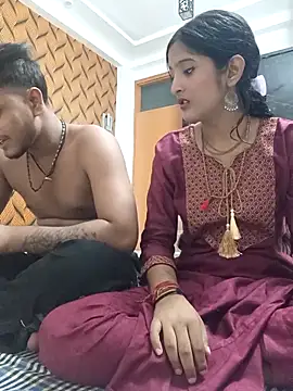 Snapshot of romantic_couple1 chatting on 10/15/25, 12:33 romantic couple1 online show from 10/15/25, 12:33