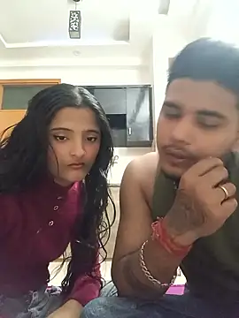 Snapshot of romantic_couple1 chatting on 11/30/25, 12:14 romantic couple1 online show from 11/30/25, 12:14