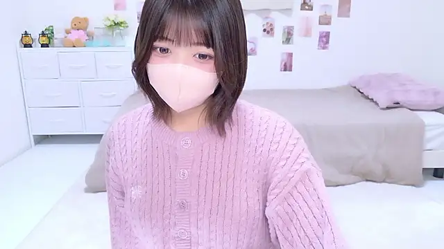 Hinata Sun online show from 11/26/25, 12:39