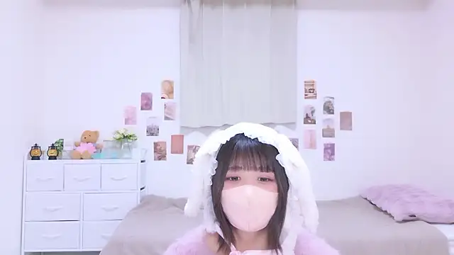 Hinata Sun online show from 11/27/25, 10:06