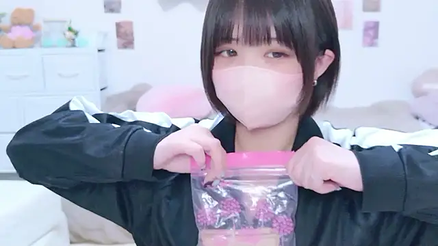 Hinata Sun online show from 03/12/26, 08:37