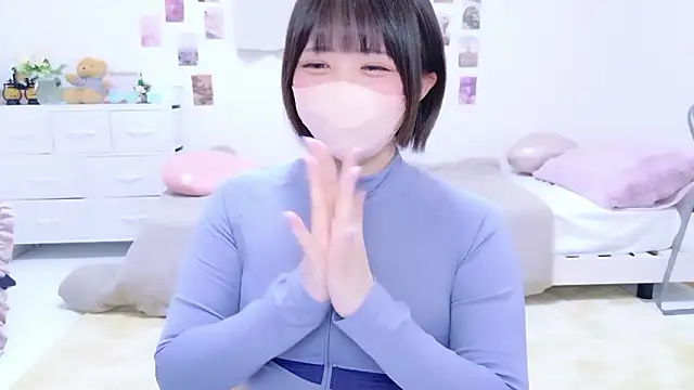 Hinata Sun online show from 03/18/26, 12:08