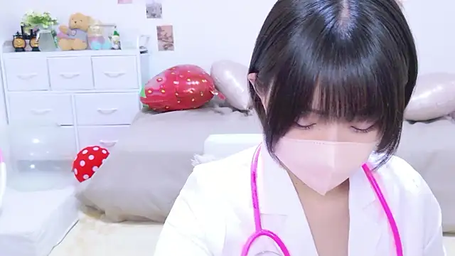 Snapshot of Hinata_Sun chatting on 04/30/26, 12:44 Hinata Sun online show from 04/30/26, 12:44