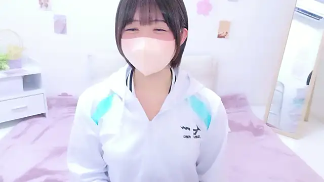 Snapshot of Hinata_Sun chatting on 05/18/26, 11:27 Hinata Sun online show from 05/18/26, 11:27