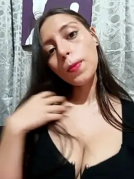 Snapshot of Lahila_ chatting on 10/16/25, 01:28 Lahila  online show from 10/16/25, 01:28