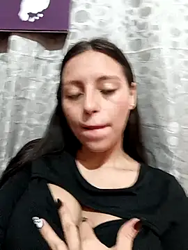 Snapshot of Lahila_ chatting on 10/20/25, 01:11 Lahila  online show from 10/20/25, 01:11