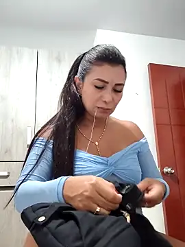 Snapshot of mia_mancinii chatting on 05/14/26, 01:12 mia mancinii online show from 05/14/26, 01:12