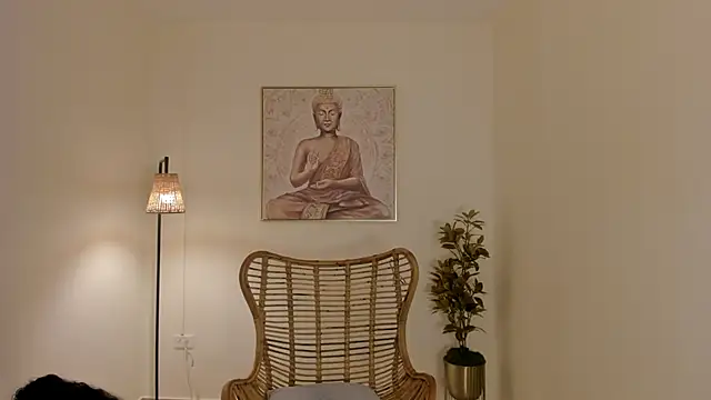 esther sofia online show from 06/18/26, 08:13