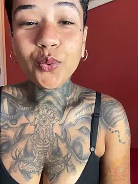 Snapshot of xbigpeach chatting on 10/06/25, 11:18 xbigpeach online show from 10/06/25, 11:18