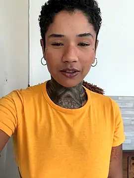 Snapshot of xbigpeach chatting on 10/12/25, 04:50 xbigpeach online show from 10/12/25, 04:50