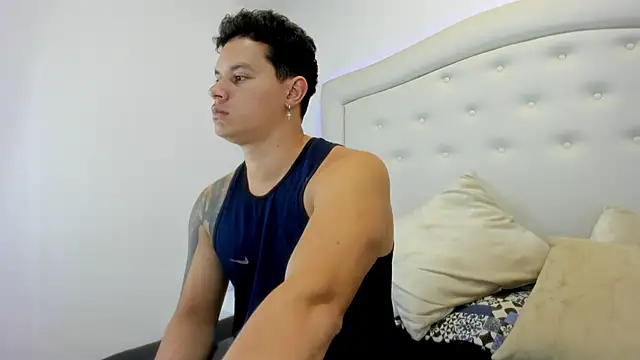 Snapshot of EclipseandFlame chatting on 09/23/25, 02:20 EclipseandFlame online show from 09/23/25, 02:20