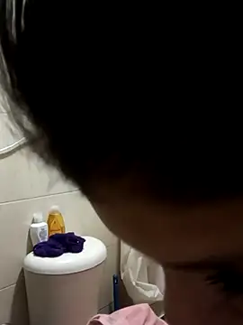 Snapshot of LunaAndOrion chatting on 10/05/25, 12:53 LunaAndOrion online show from 10/05/25, 12:53