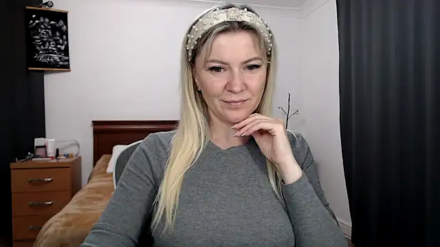 ParadiseAlina online show from 05/16/26, 07:34