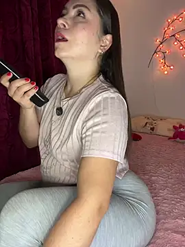 Amelia laurent online show from 07/03/26, 12:06