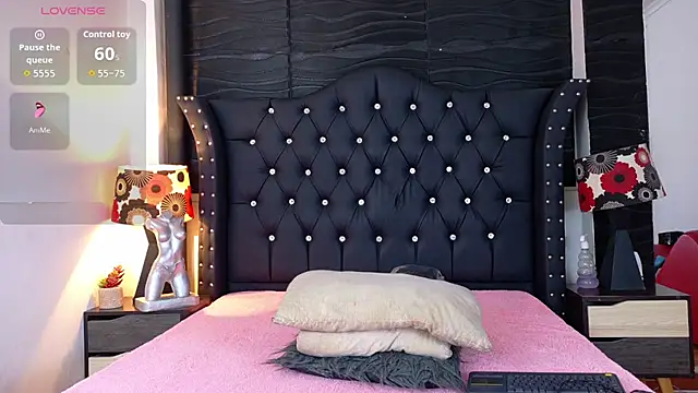 Snapshot of Keysha_Queen_ chatting on 10/01/25, 12:11 Keysha Queen  online show from 10/01/25, 12:11