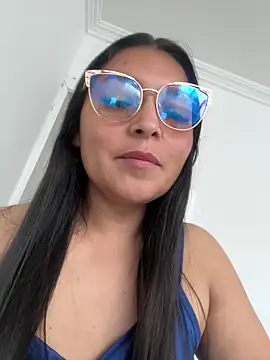 Zui Rouse online show from 09/11/25, 03:23