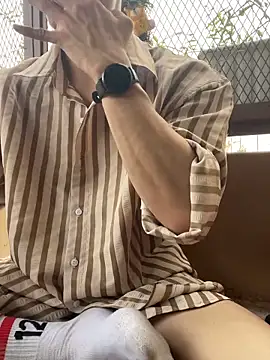 anhkiet huang online show from 12/18/25, 07:47