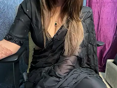 YoursSuku online show from 10/15/25, 09:04