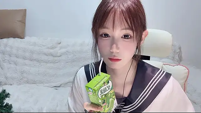 Xiao-runbao online show from 11/02/25, 02:08