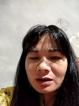 kute-00 online show from 11/15/25, 02:24