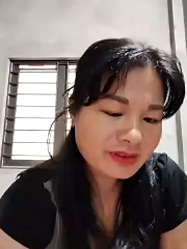 kute-00 online show from 11/19/25, 02:22