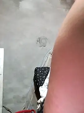 kute-00 online show from 12/21/25, 01:24