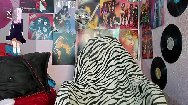 Avril Maria online show from 10/14/25, 07:47