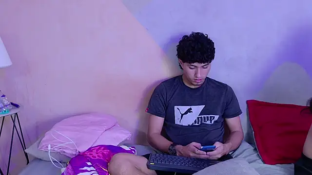 Laura and Kevin online show from 09/10/25, 02:17