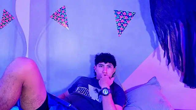 Laura and Kevin online show from 10/26/25, 02:12