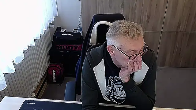 Snapshot of randyandy67 chatting on 02/06/26, 09:45 randyandy67 online show from 02/06/26, 09:45