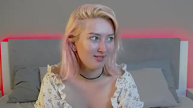 MarianeSun online show from 06/18/26, 04:02