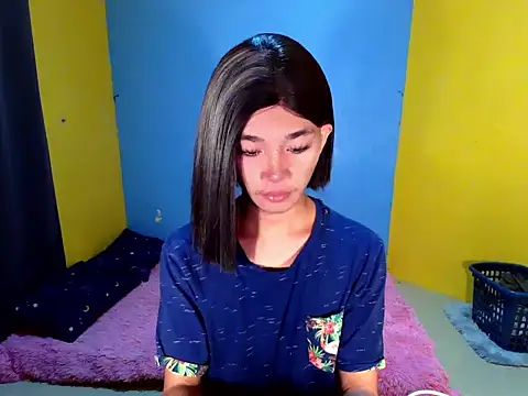 Petite HugeCock online show from 04/04/26, 10:57