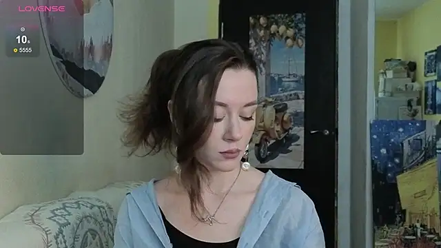 SkyHelen online show from 04/17/26, 07:22