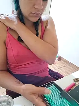 Snapshot of euahotmarii20 chatting on 10/09/25, 06:06 euahotmarii20 online show from 10/09/25, 06:06